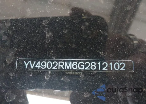 2016 Volvo Xc60 T6 Platinum z USA, uszkodzony, nr VIN YV4902RM6G2812102